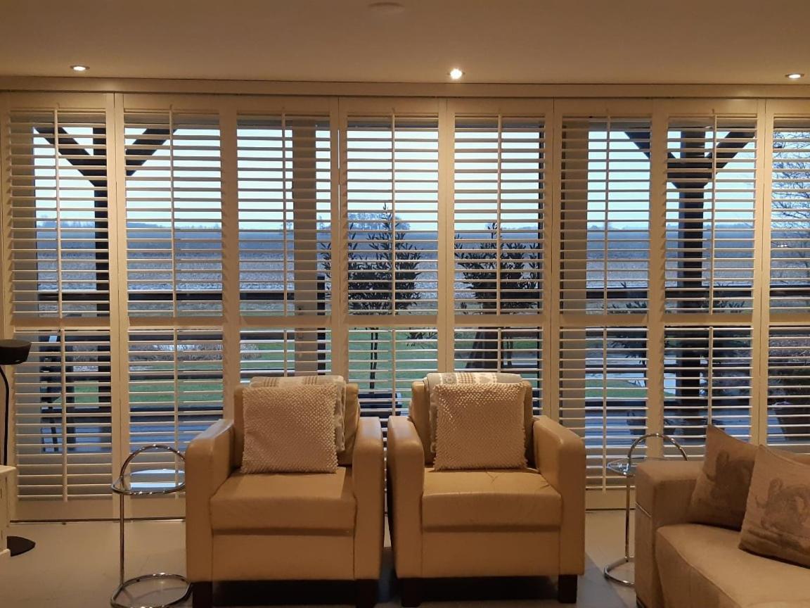 Wol Thus Villa Paesens Bagian luar foto