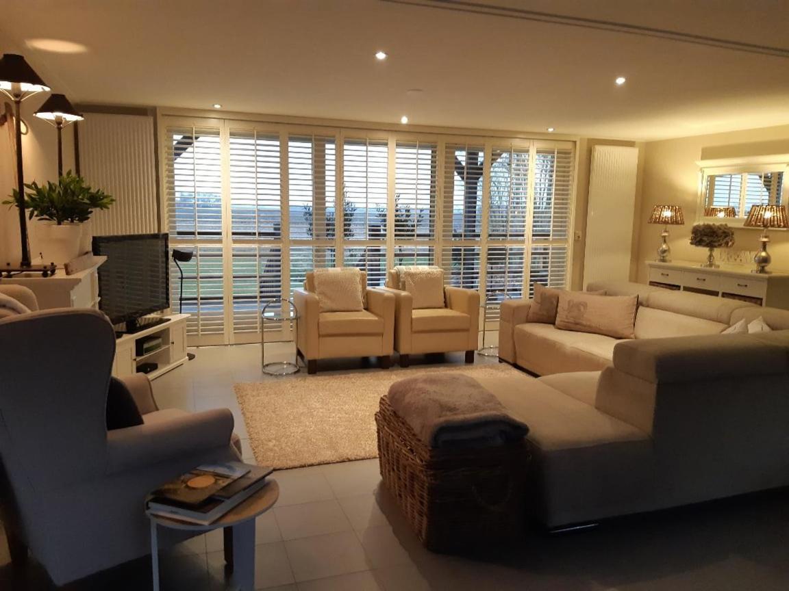 Wol Thus Villa Paesens Bagian luar foto