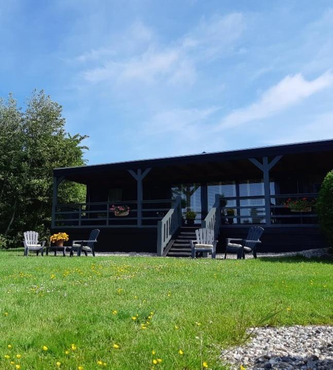Wol Thus Villa Paesens Bagian luar foto