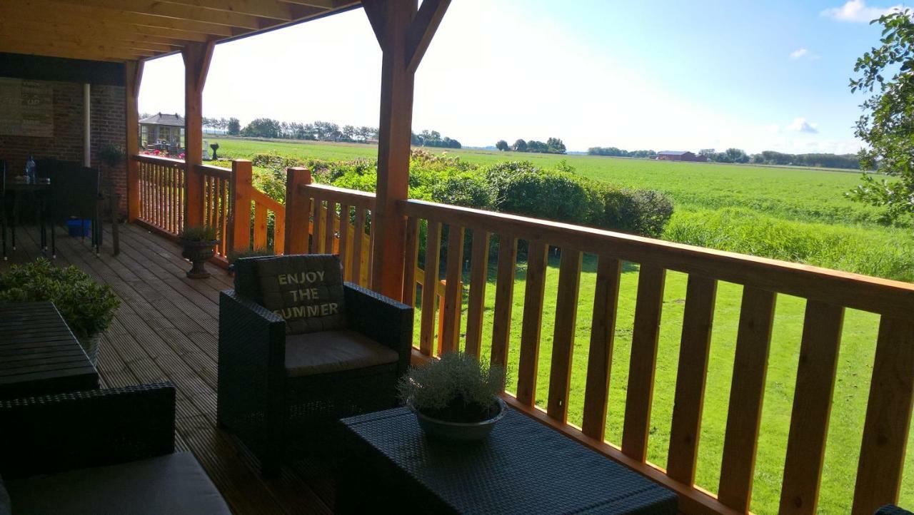 Wol Thus Villa Paesens Bagian luar foto