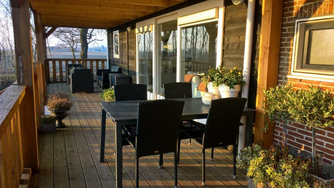 Wol Thus Villa Paesens Bagian luar foto