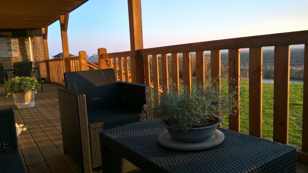 Wol Thus Villa Paesens Bagian luar foto